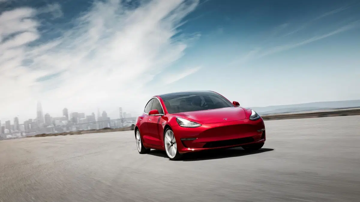 Tesla Model 3 (2018-->>) (23)
