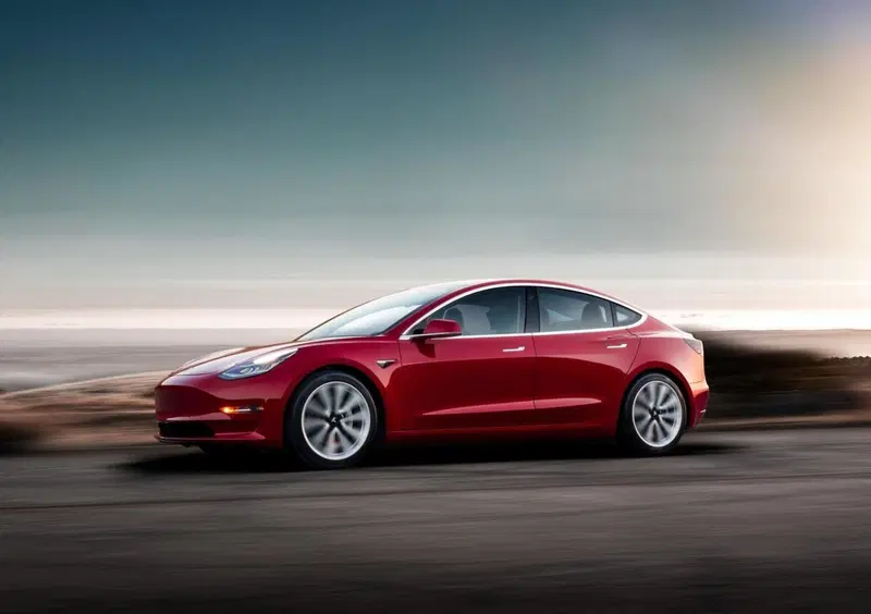 Tesla Model 3 (2018-->>) (29)