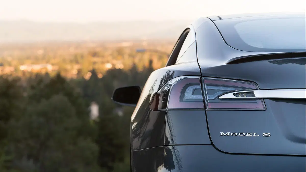 Tesla Model S (38)