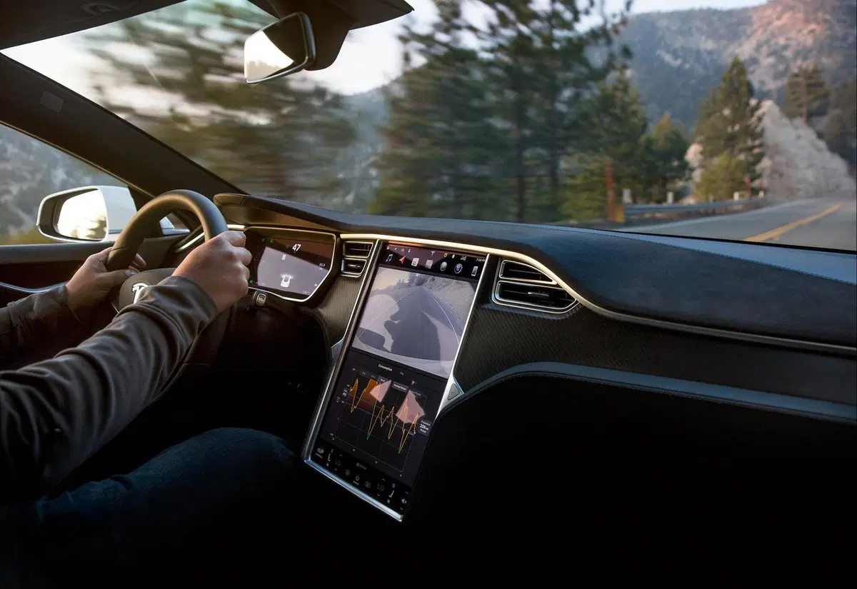 Tesla Model S (35)