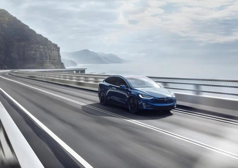 Tesla Model X (2016-26) (28)