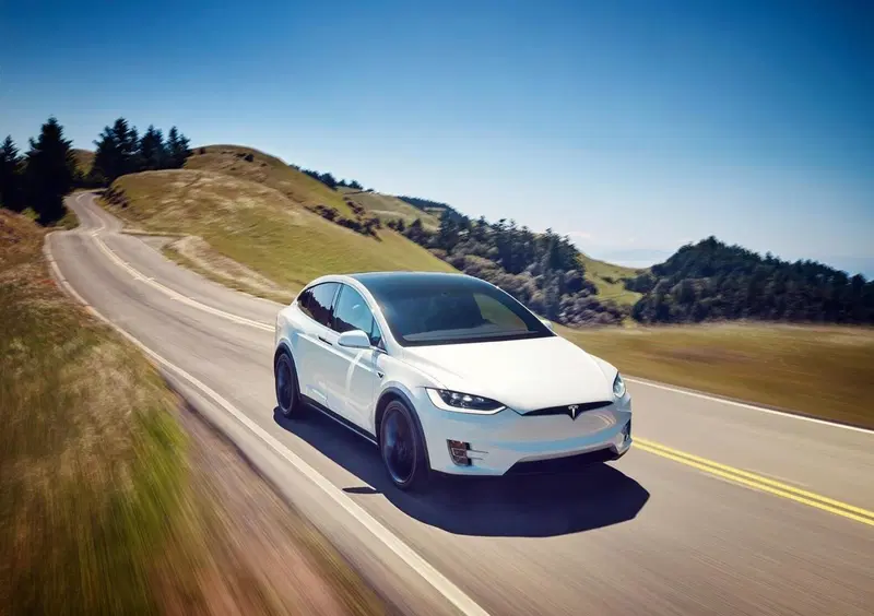 Tesla Model X (2016-26) (25)