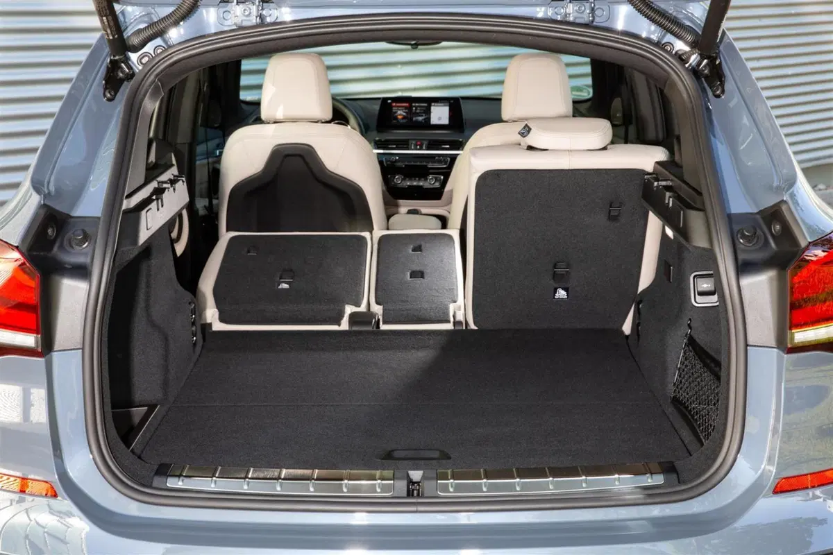 SUV ibrido, Premium, Tedesco.. Plugin? Come va la novità BMW: X1 Xdrive25e [220CV] (4)