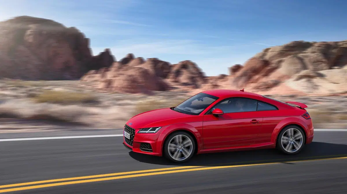 Audi TT Coupé 2.0 TDI quattro S tronic Design (2)