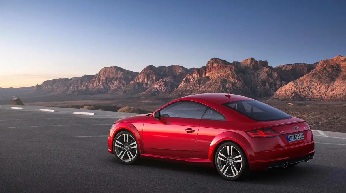 Audi TT Coupé 2.0 TDI quattro S tronic Design (4)