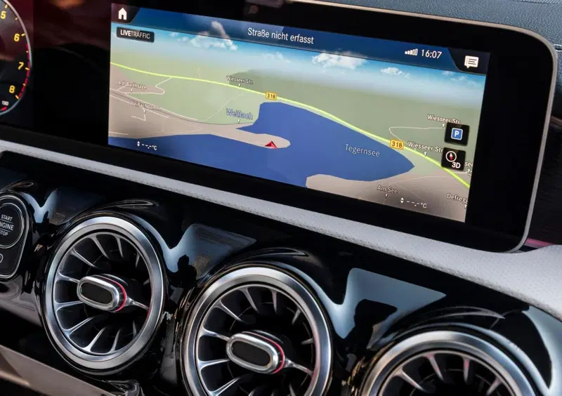 Mercedes-Benz CLA (2019-25) (24)