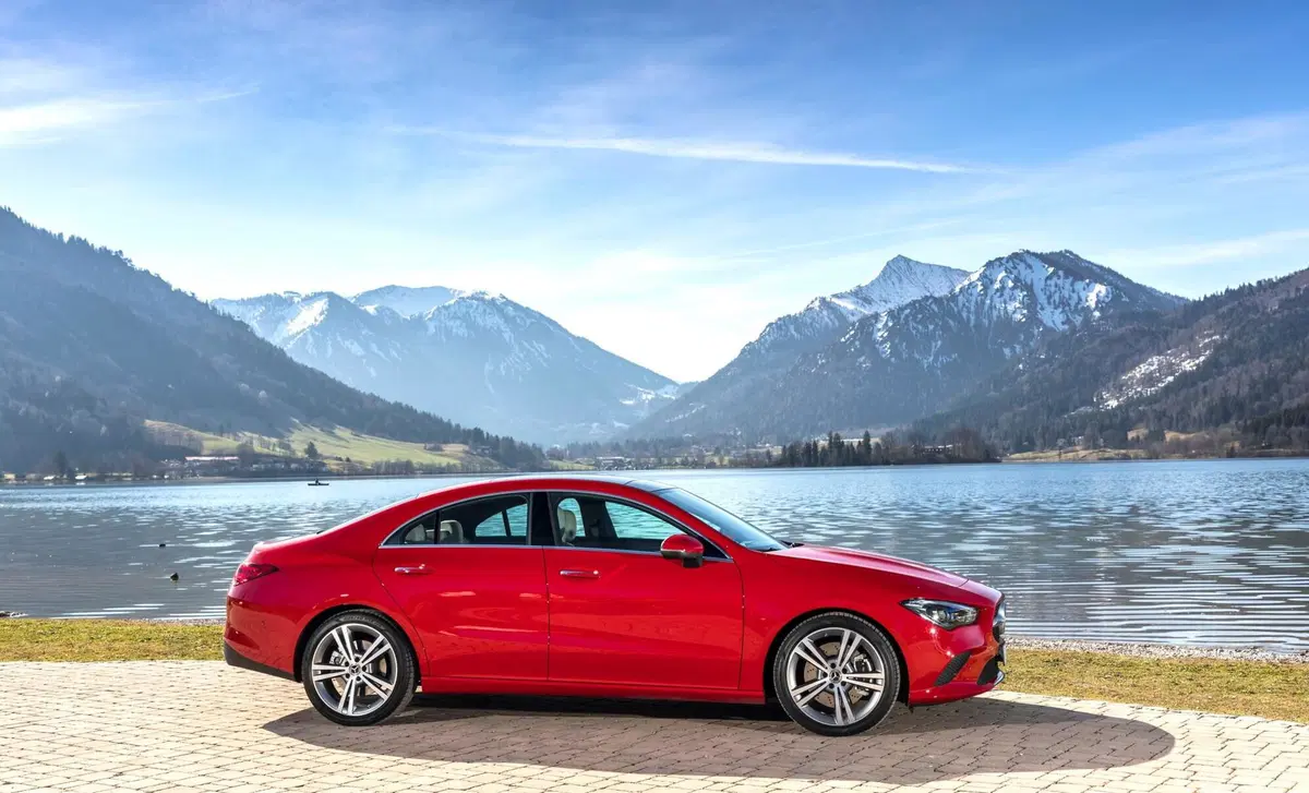 Mercedes-Benz CLA 220 Automatic 4Matic Business (8)