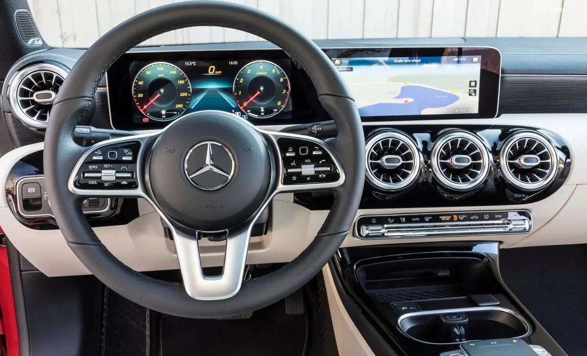 Mercedes-Benz CLA 220 Automatic 4Matic Business (17)