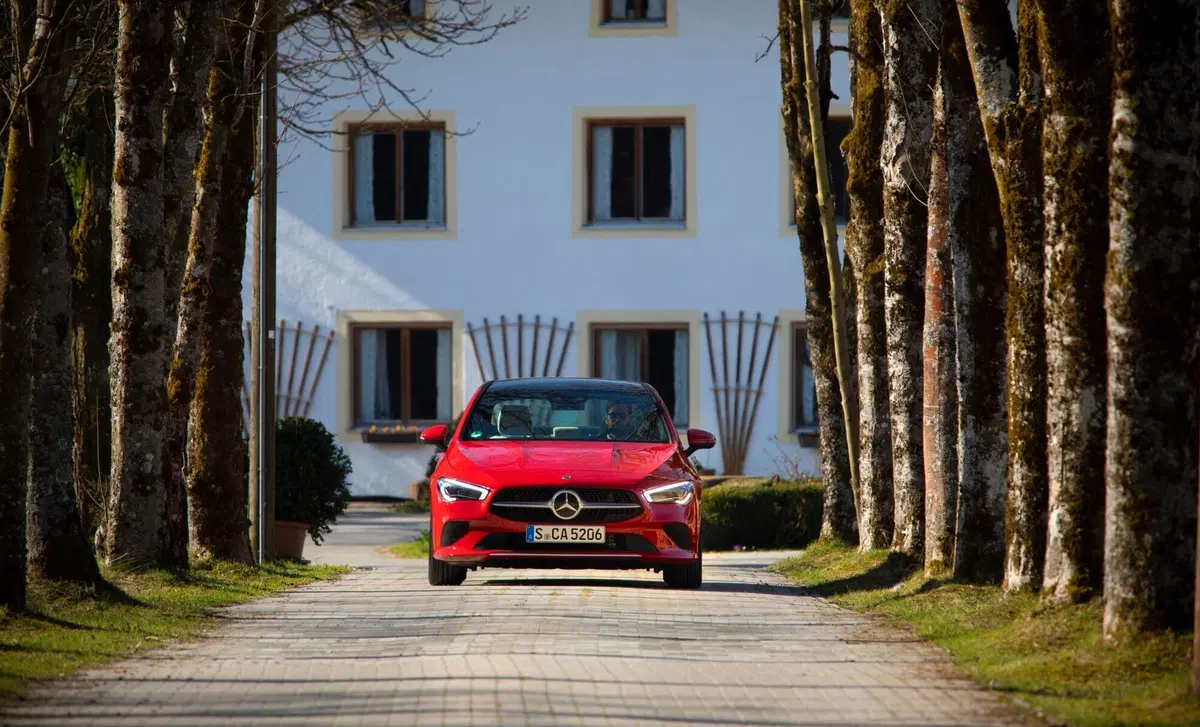 Mercedes-Benz CLA 220 Automatic 4Matic Business (9)