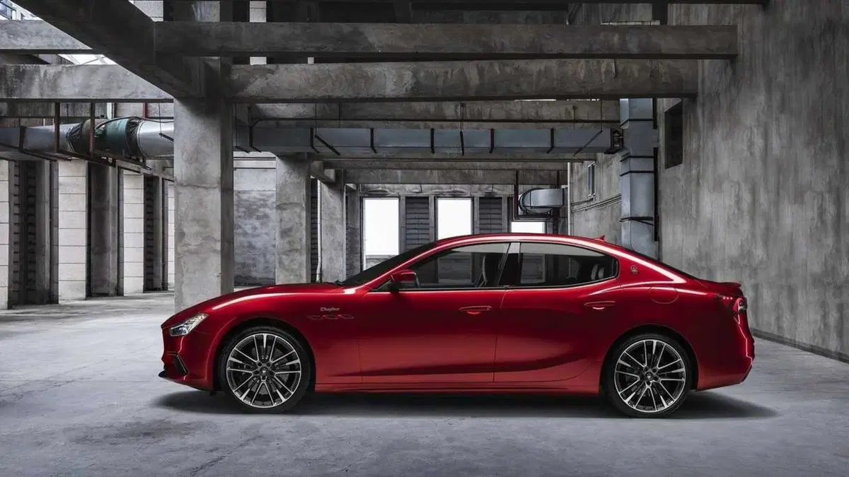 Maserati, da oggi c' anche la Ghibli Trofeo: 580 cv e 326 km/h di velocità (4)