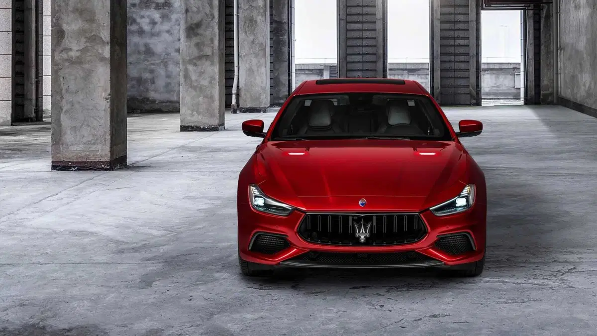 Maserati, da oggi c' anche la Ghibli Trofeo: 580 cv e 326 km/h di velocità (6)