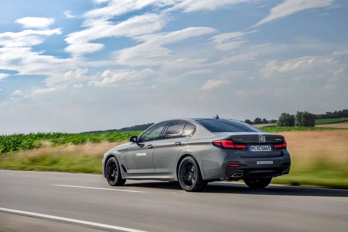 Nuove berline di classe Plugin (PHEV)? Prova della ibrida premium BMW 545e [6 cyl. 400CV, 4x4, 50Km EV] (3)