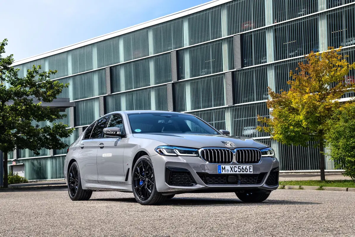 Nuove berline di classe Plugin (PHEV)? Prova della ibrida premium BMW 545e [6 cyl. 400CV, 4x4, 50Km EV] (4)