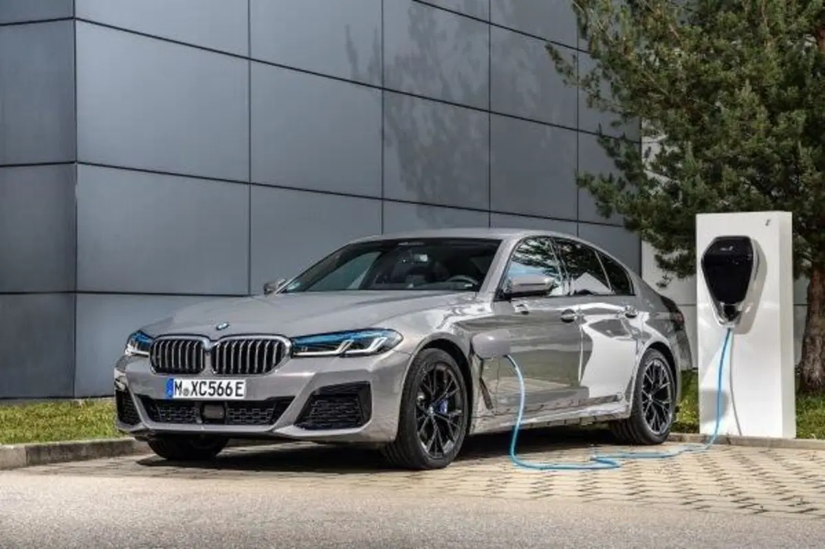 Nuove berline di classe Plugin (PHEV)? Prova della ibrida premium BMW 545e [6 cyl. 400CV, 4x4, 50Km EV] (15)