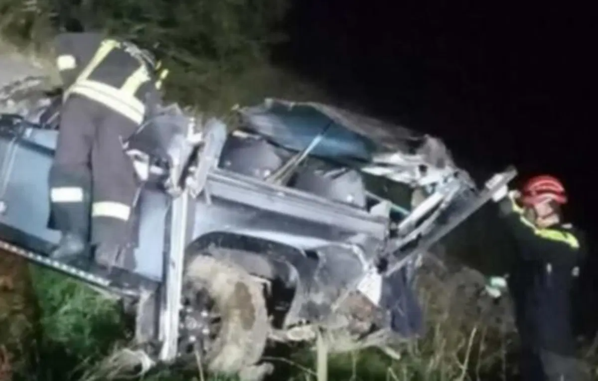La tragedia nel cuneese: 5 giovanissimi hanno perso la vita, 4 i feriti, dopo il volo dal Defender