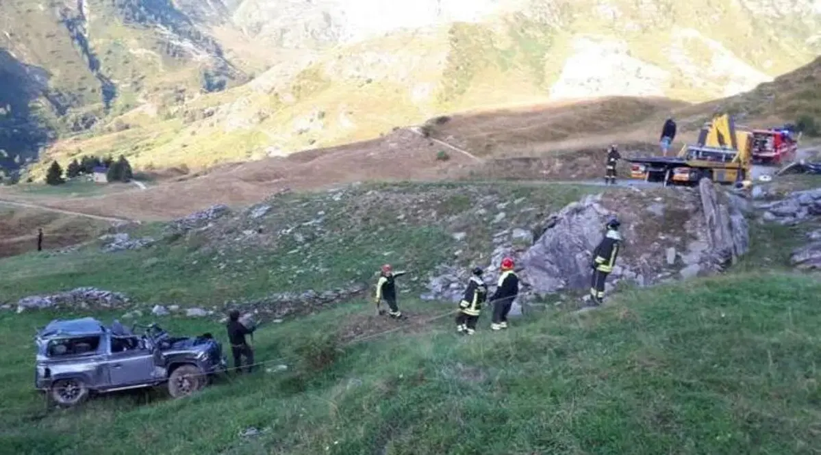 La tragedia nel cuneese: 5 giovanissimi hanno perso la vita, 4 i feriti, dopo il volo dal Defender (5)