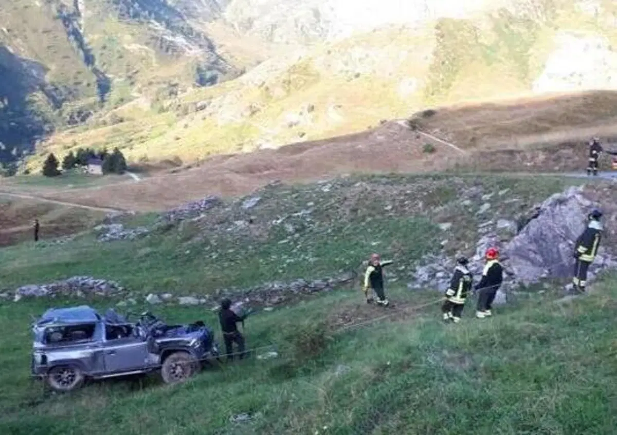 La tragedia nel cuneese: 5 giovanissimi hanno perso la vita, 4 i feriti, dopo il volo dal Defender
