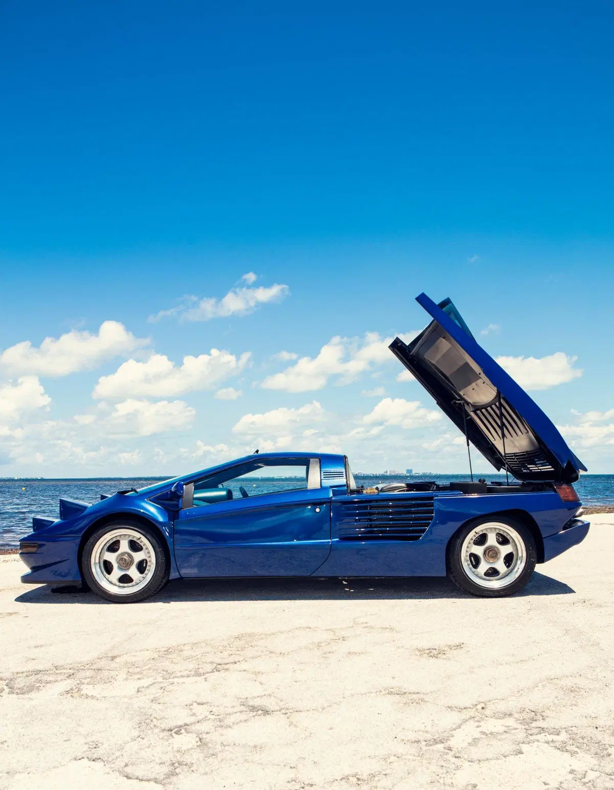 Non conosci la Cizeta? Gran pezzo d'auto da sultano [16 cilindri in vendita] (5)
