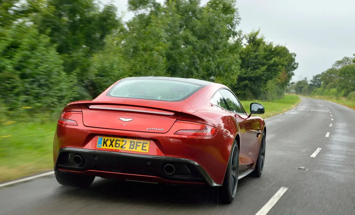 Aston Martin Vanquish (2012-20) (5)