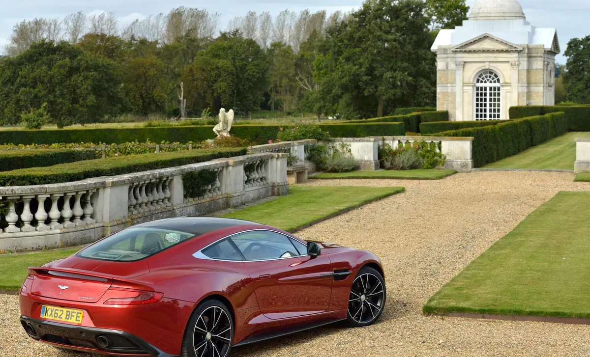 Aston Martin Vanquish (2012-20) (9)
