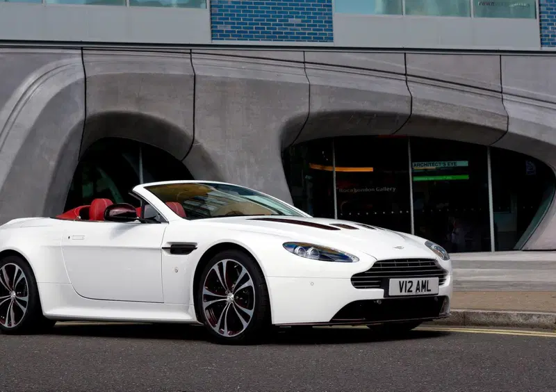 Aston Martin V12 Cabrio (2013-20) (24)