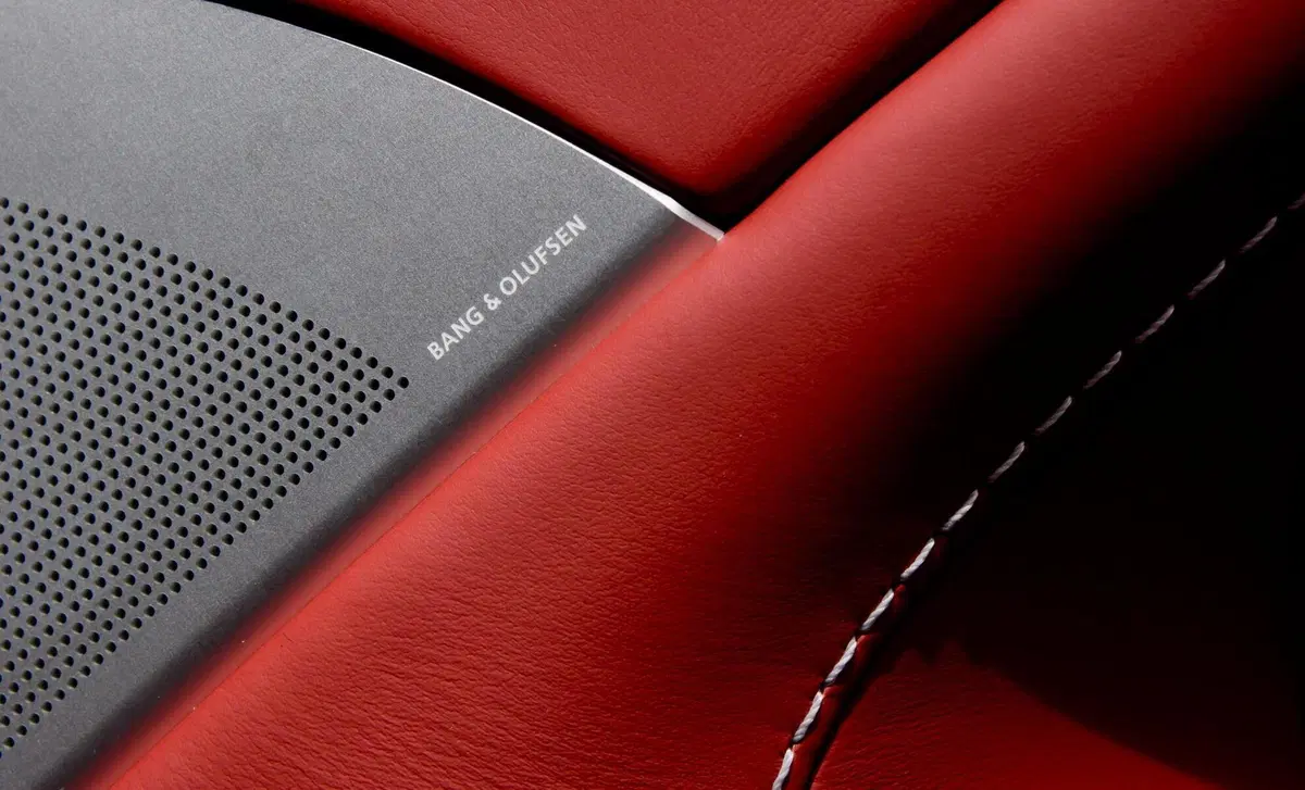 Aston Martin V12 Cabrio (2013-20) (14)