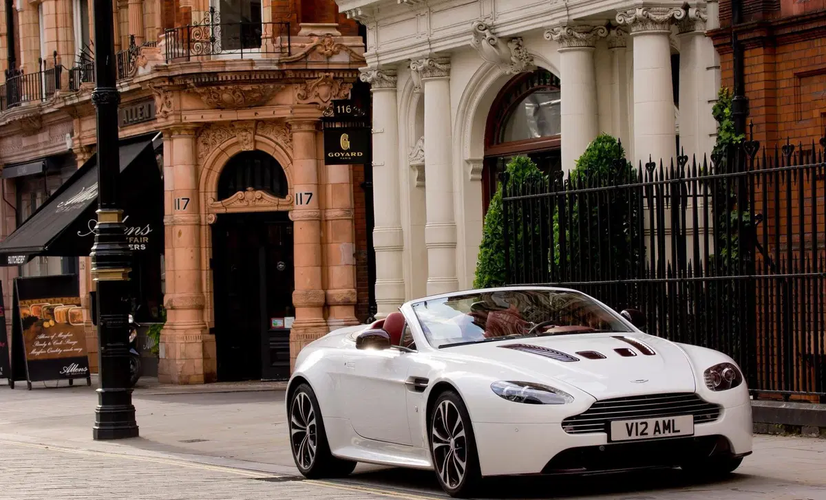 Aston Martin V12 Cabrio (2013-20) (6)