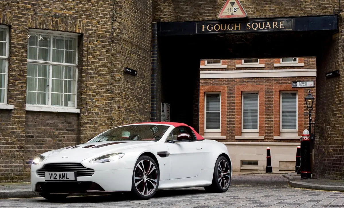 Aston Martin V12 Cabrio (2013-20) (20)