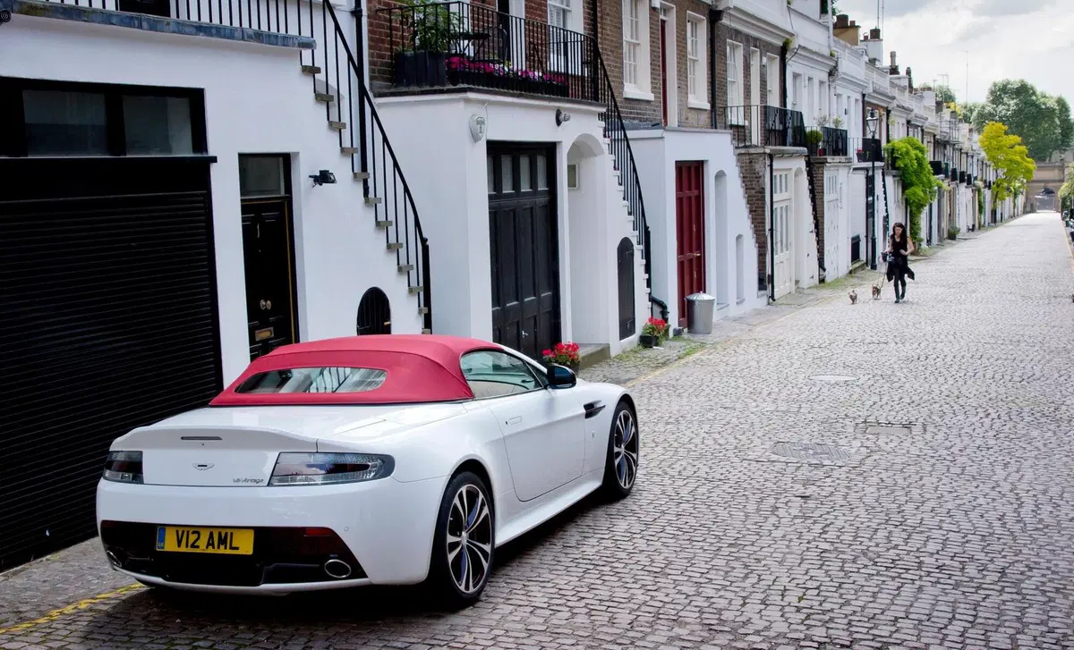Aston Martin V12 Cabrio (2013-20) (5)