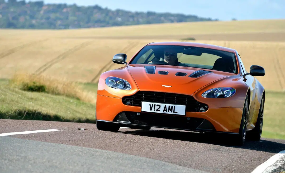 Aston Martin V12 Coupé (2001-20) (3)