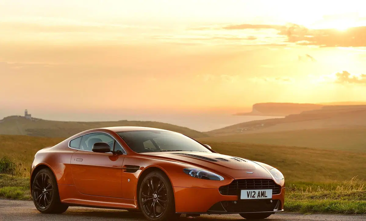 Aston Martin V12 Coupé (2001-20) (10)