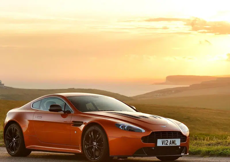 Aston Martin V12 Coupé (2001-20) (10)