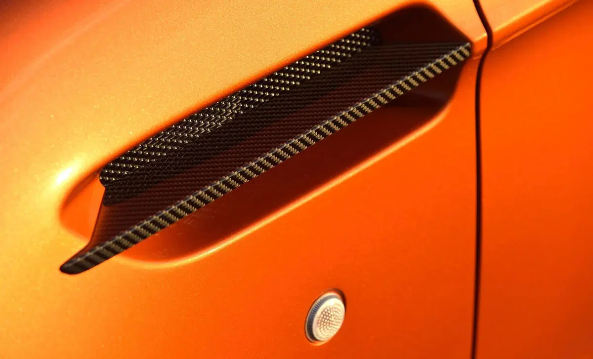 Aston Martin V12 Coupé (2001-20) (20)