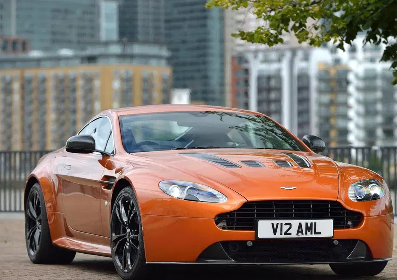Aston Martin V12 Coupé (2001-20) (9)