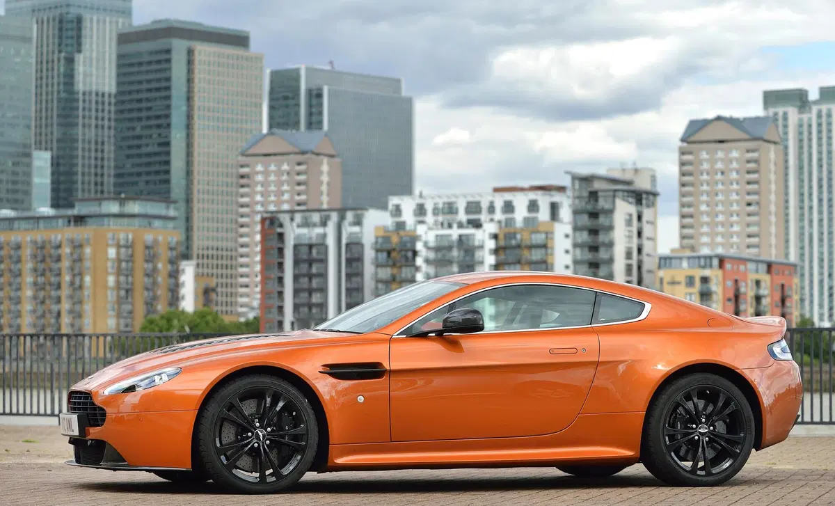 Aston Martin V12 Coupé (2001-20) (2)