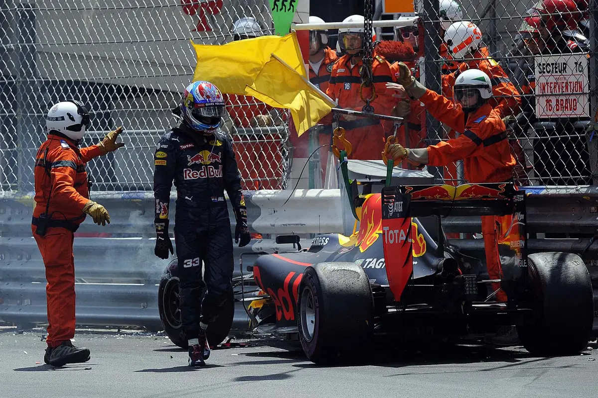 F1, Gp Montecarlo 2016: il mistero buffo della Ferrari (15)