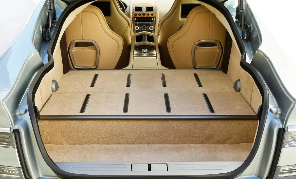 Aston Martin Rapide (2009-20) (13)