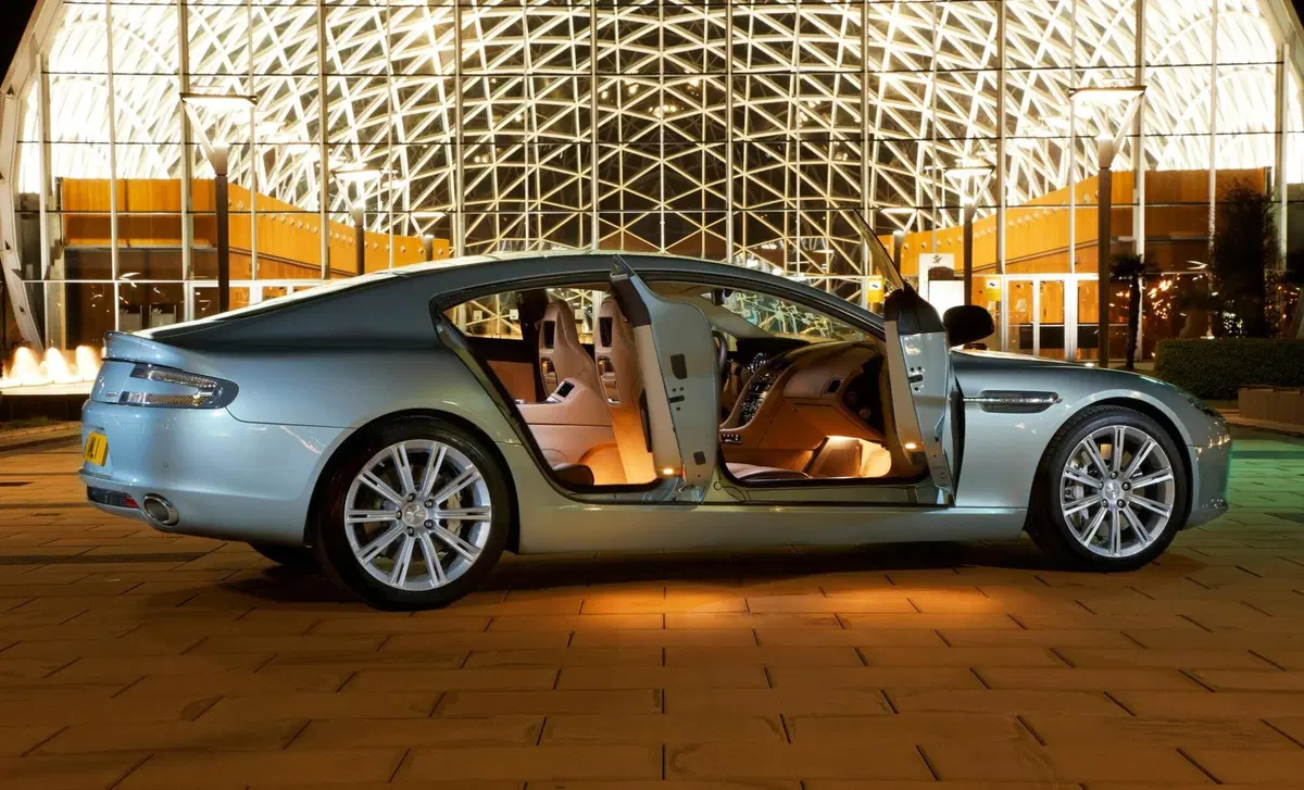 Aston Martin Rapide (2009-20) (9)