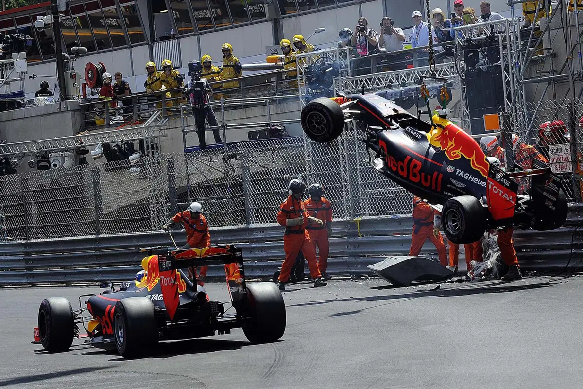 F1, Gp Montecarlo 2016: il mistero buffo della Ferrari (17)