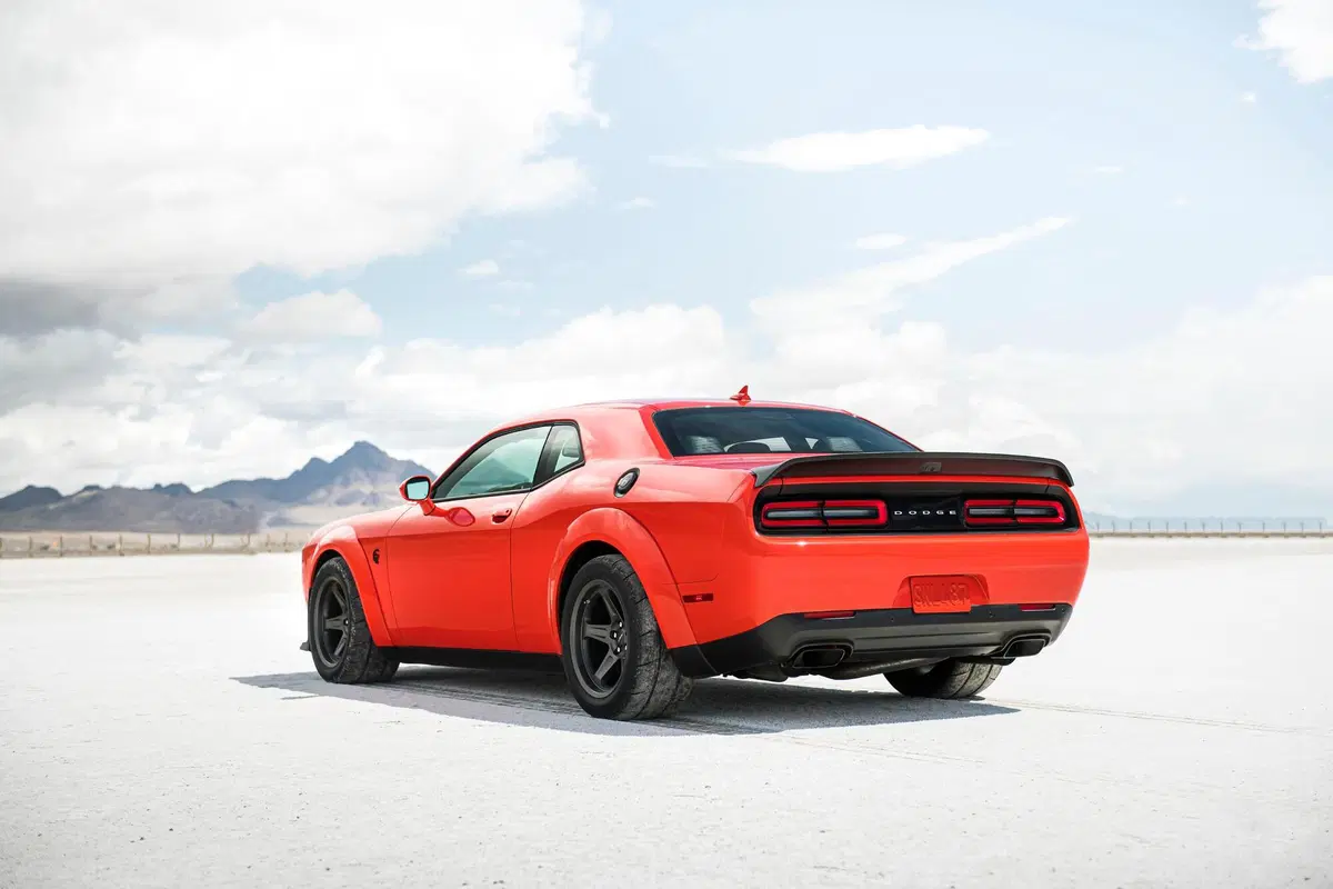 Dodge Challenger SRT Super Stock: un dragster da strada [Video] (2)