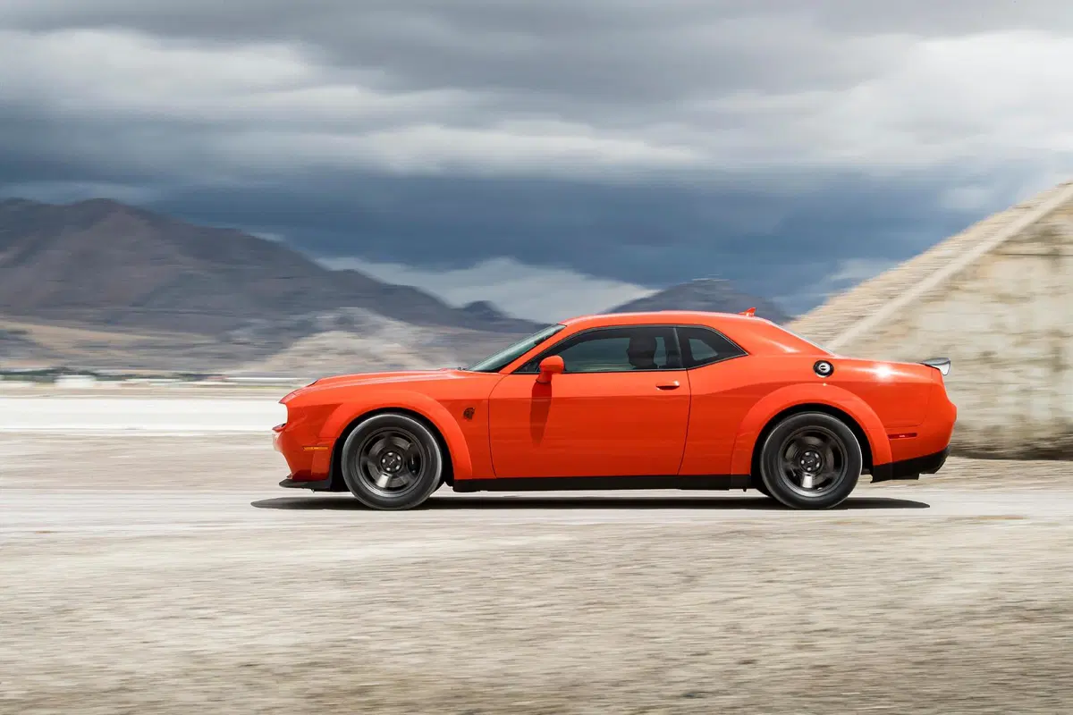 Dodge Challenger SRT Super Stock: un dragster da strada [Video] (7)