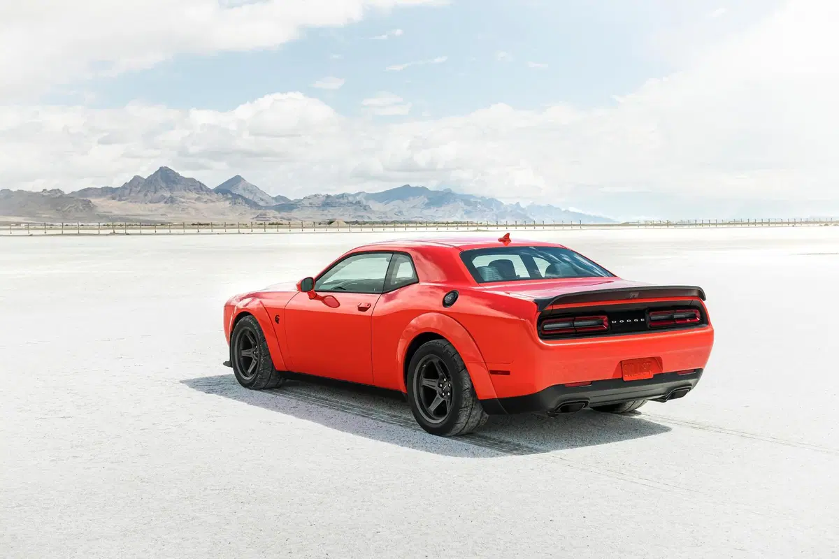 Dodge Challenger SRT Super Stock: un dragster da strada [Video] (8)