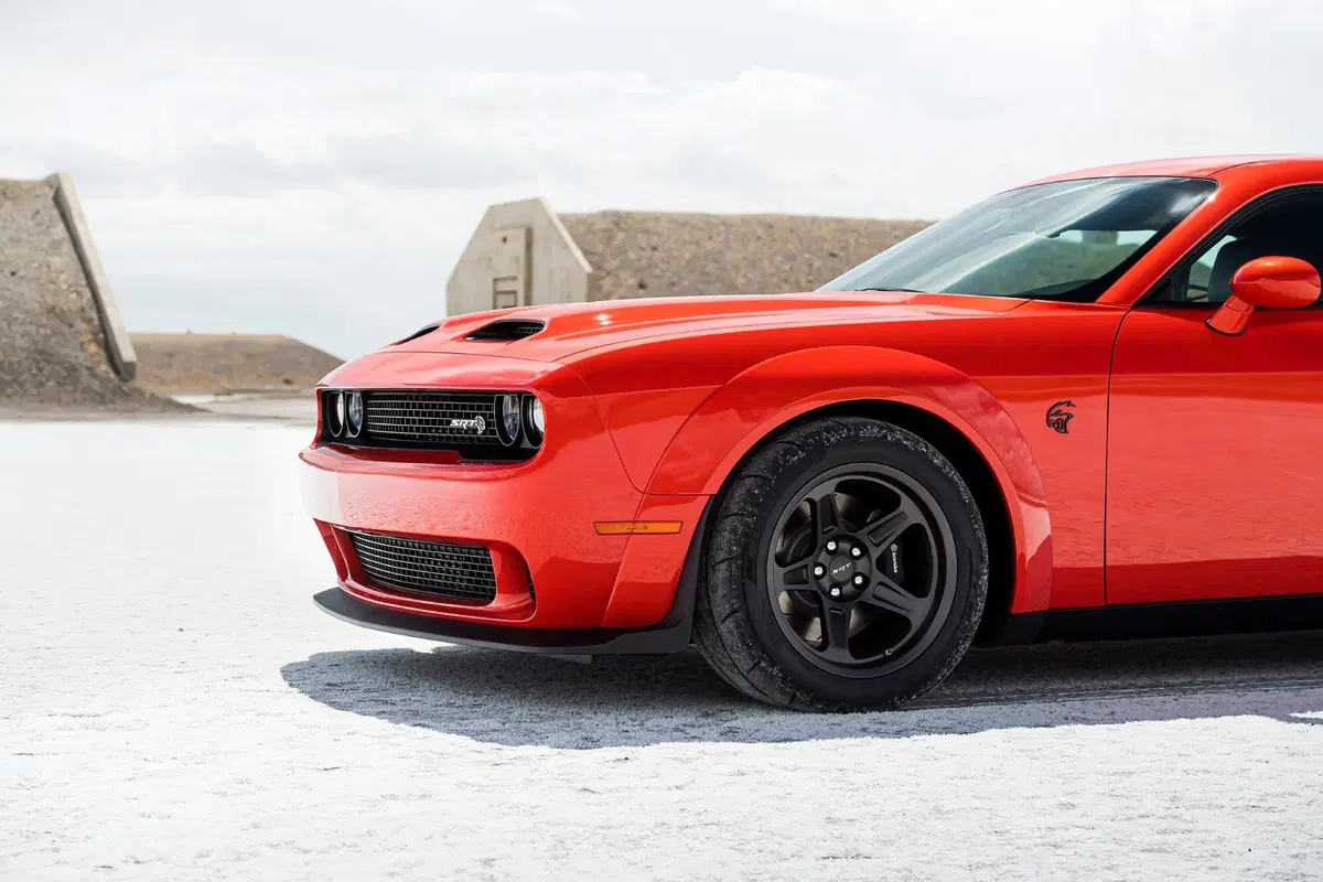 Dodge Challenger SRT Super Stock: un dragster da strada [Video] (12)