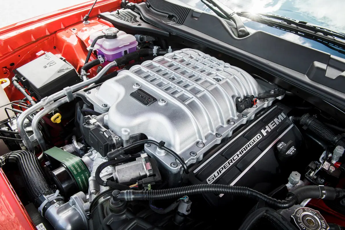 Dodge Challenger SRT Super Stock: un dragster da strada [Video] (16)