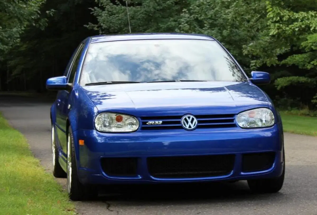 Cosa non si fa per una Volkswagen Golf R32: record per una 2004 [VIDEO] (2)