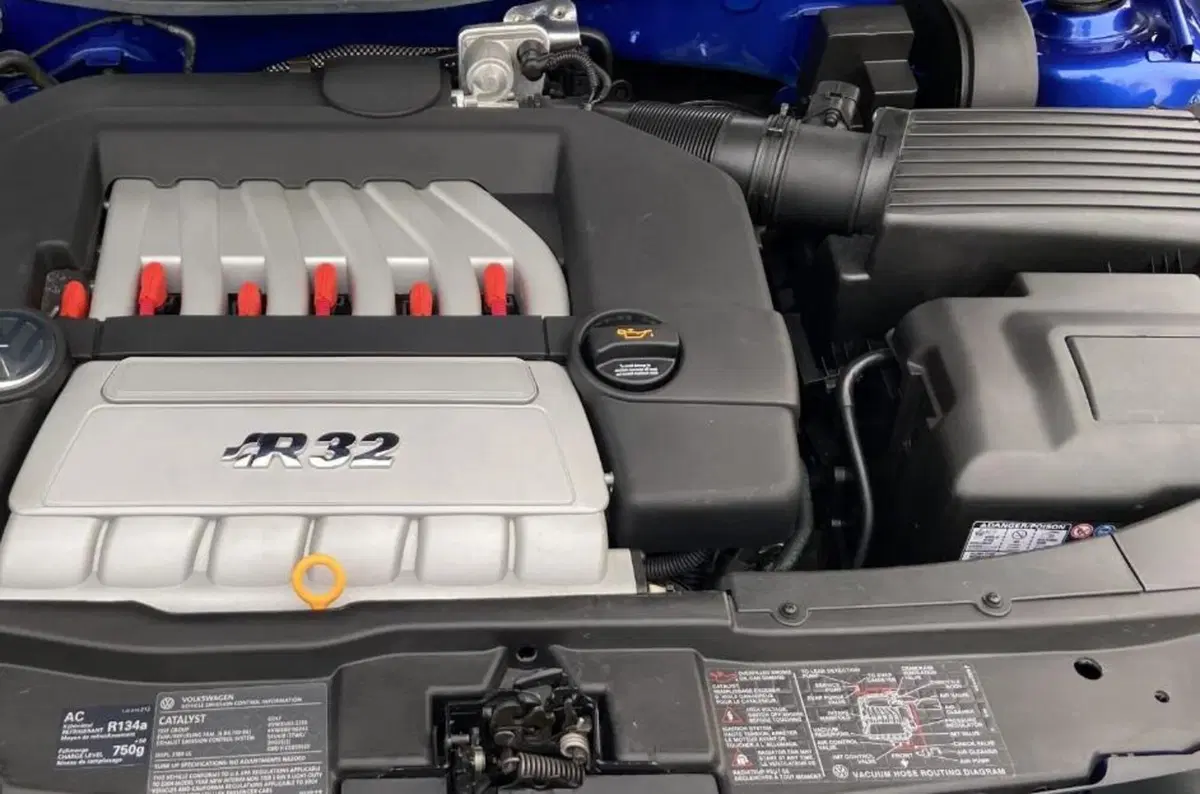 Cosa non si fa per una Volkswagen Golf R32: record per una 2004 [VIDEO] (5)