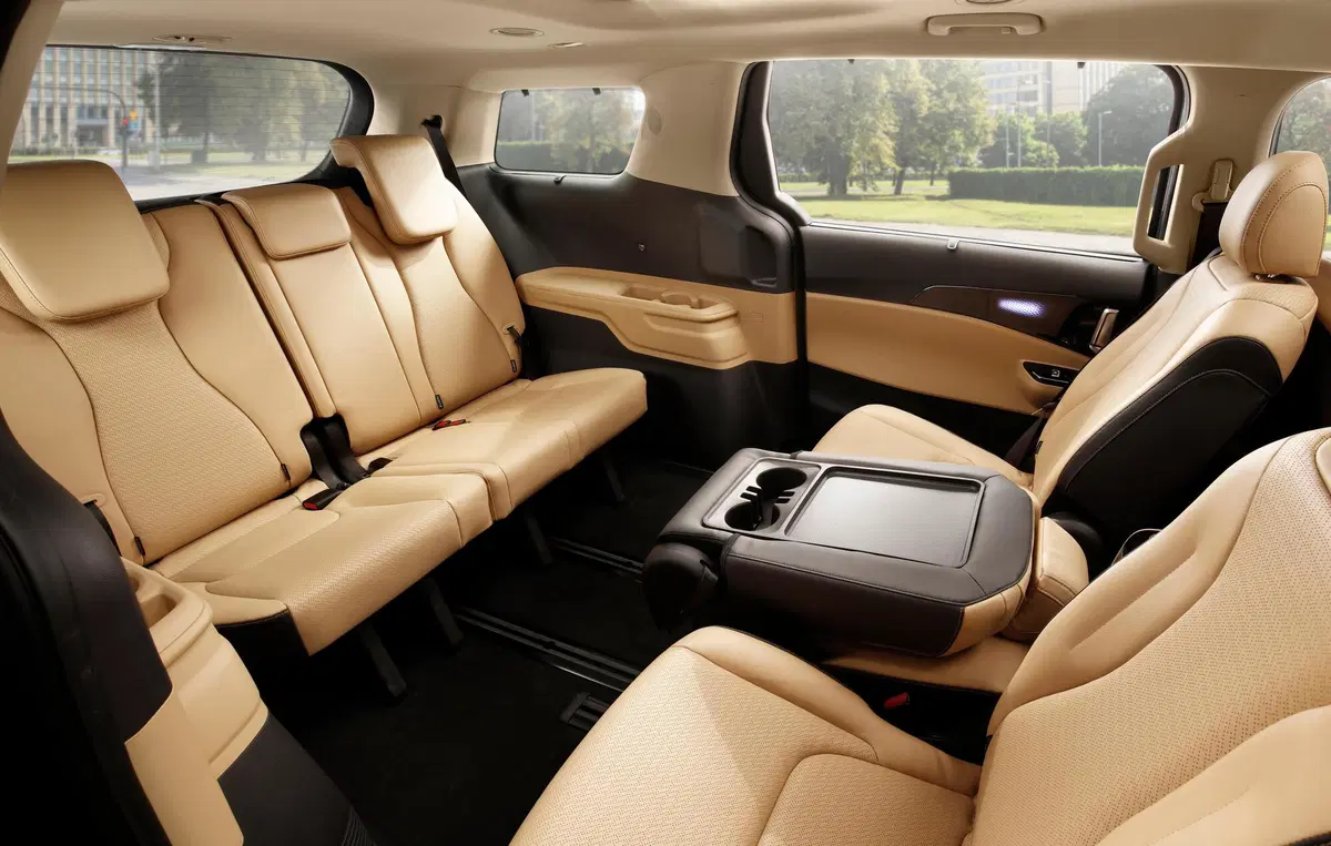 Kia Carnival: ecco la quarta generazione (13)