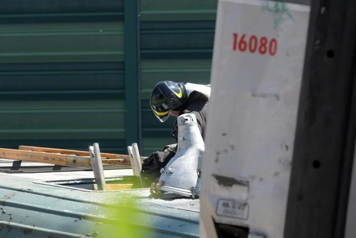 Carnate, deraglia treno senza guida. Non aveva macchinisti a bordo (2)