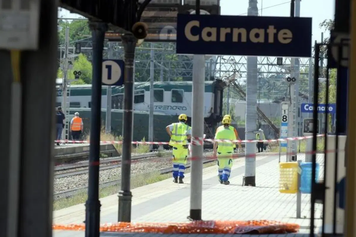 Carnate, deraglia treno senza guida. Non aveva macchinisti a bordo (13)