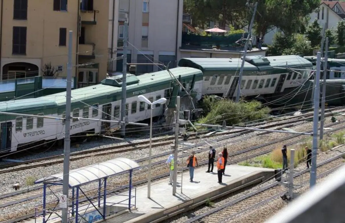 Carnate, deraglia treno senza guida. Non aveva macchinisti a bordo (14)